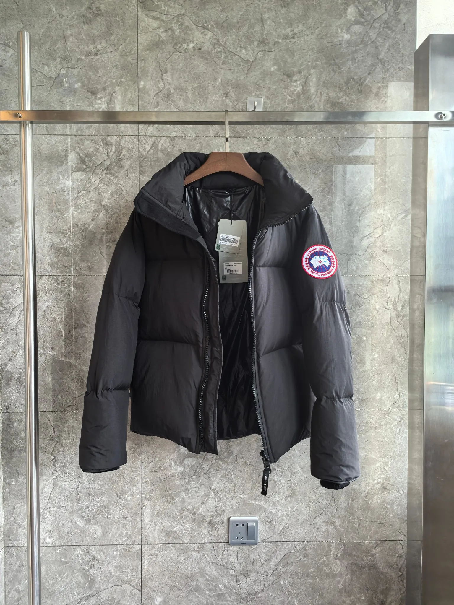 P880 E2802 Lawrence Puffer Jacket men's stand collar down jacket. Color: black detail. Size: S M L XL XXL.